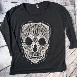 Lace Skull 3/4 sleeve shirt